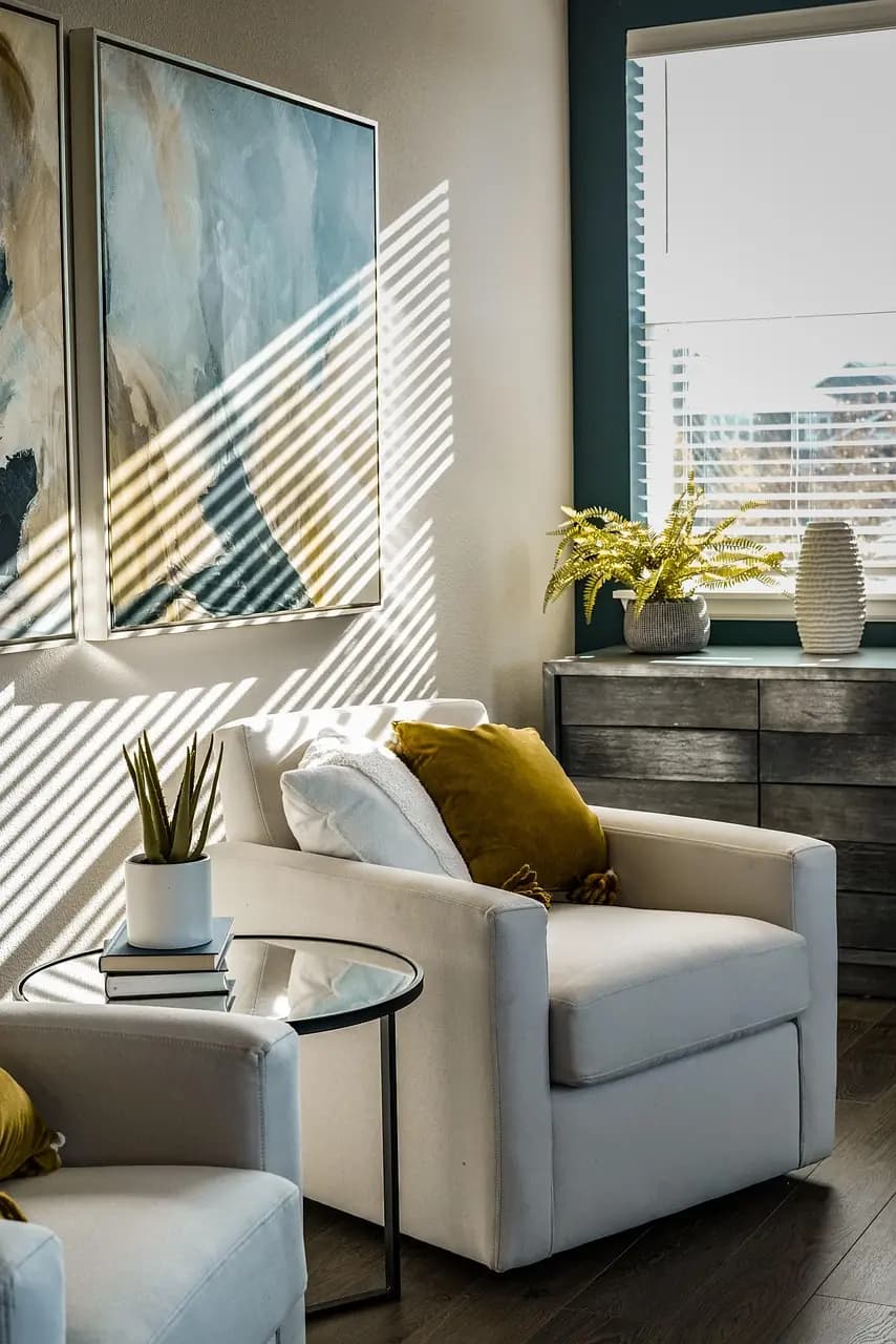 Reforma de apartamento turístico en Málaga — salón reformado